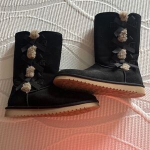 Koolaburra by Ugg ladies boots